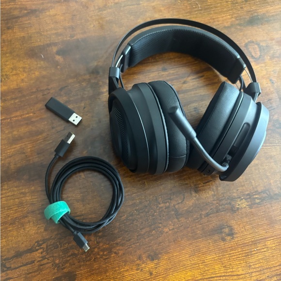 Razer Nari Wireless Gaming Headset with USB Adapter